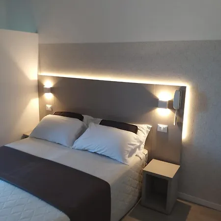 Ideal Hotel