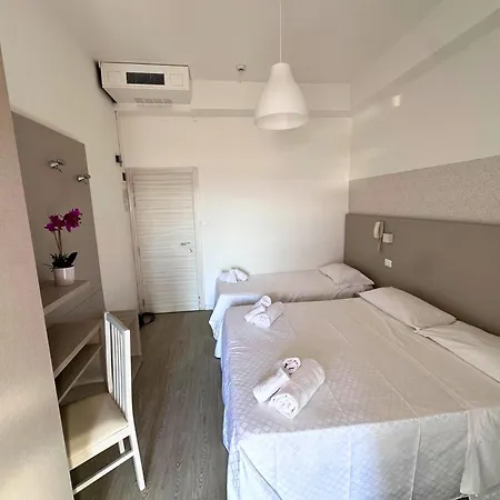 Ideal Hotel 3*