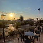 Ideal فندق