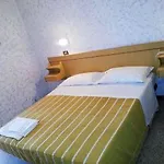 Отель Ideal