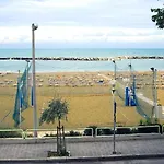 Ideal فندق