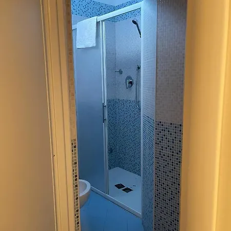 Ideal מלון 3*