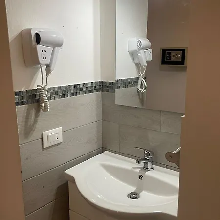 Ideal מלון 3*