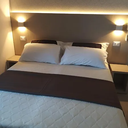 Hotel Ideal 3*