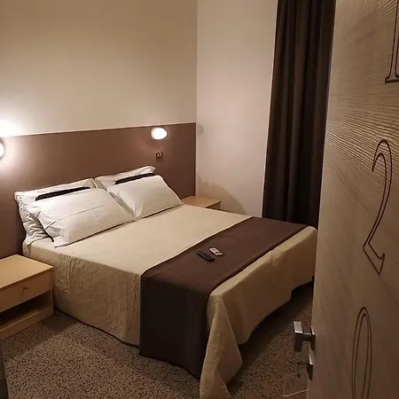 Ideal Hotel 3*