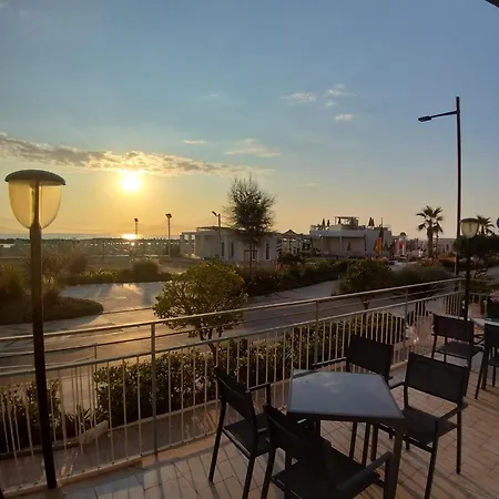 Ideal Hotel