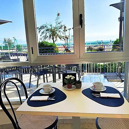 Hotel Ideal 3*