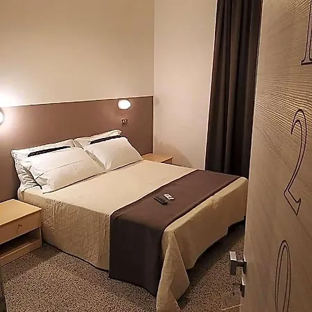 Ideal Hotel 3*