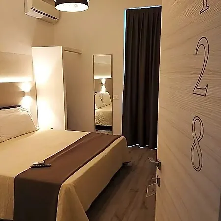 Ideal Hotel 3*