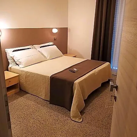 Hotel Ideal 3*
